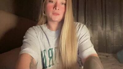 queenarthalia public webcam profile photo 3