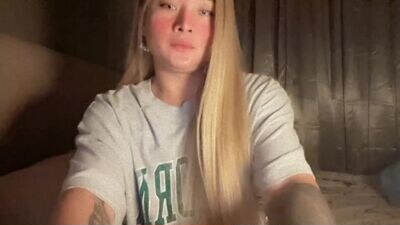 queenarthalia public webcam profile photo 4