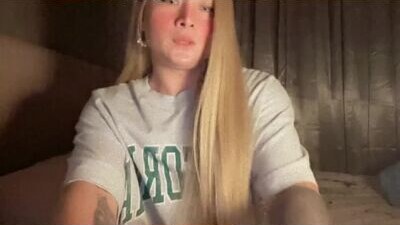 queenarthalia public webcam profile photo 8
