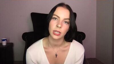 queenb2626 public webcam profile photo 9