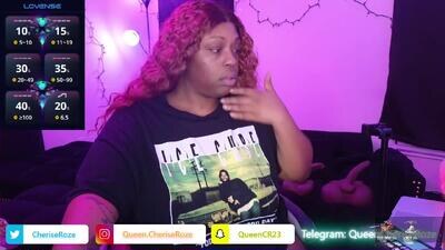 queencroze public webcam profile photo 2