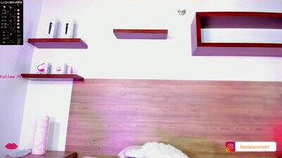 queendaniell public webcam profile photo 7