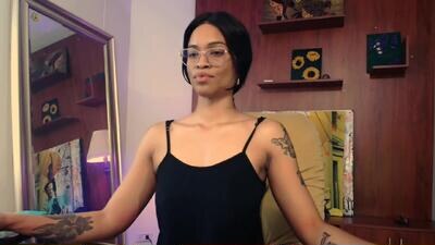 queendom_ing public webcam profile photo 2