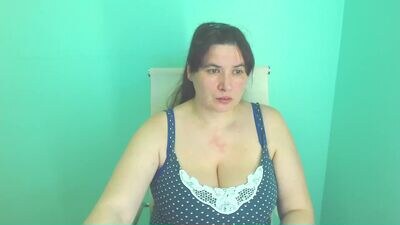 queenisabella_ public webcam profile photo 3