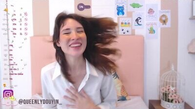 queenlydouyin_ public webcam profile photo 5