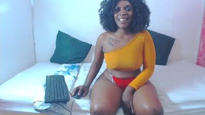 queenteex69 public webcam profile photo 2