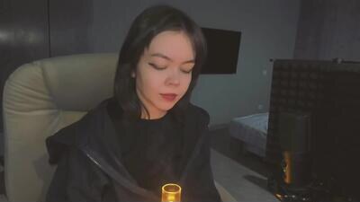 quietluxury public webcam profile photo 3