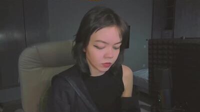 quietluxury public webcam profile photo 7