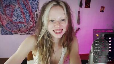 radiant_ada public webcam profile photo 4