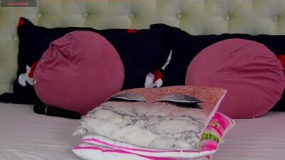 ragazzabellasquirt public webcam profile photo 7
