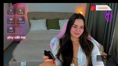 raidereva_ public webcam profile photo 10