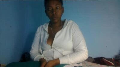 raiisaaa public webcam profile photo 5