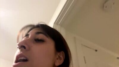 raiyvyn public webcam profile photo 3