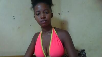 rasoanirinaa public webcam profile photo 4