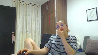 ray_of_sun_uwu public webcam profile photo 3