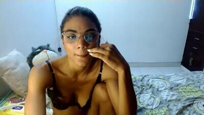 raya_velvet public webcam profile photo 7