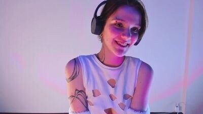 raypeach public webcam profile photo 2