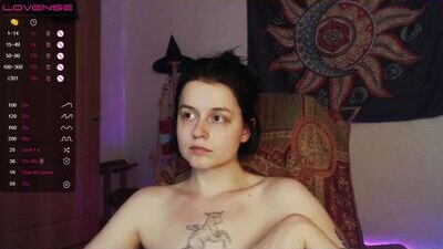 reb_luvng public webcam profile photo 8