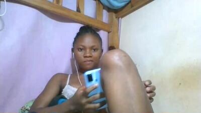 reinechi public webcam profile photo 2