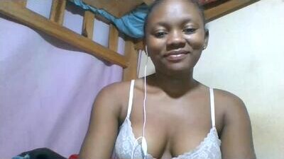 reinechi public webcam profile photo 6