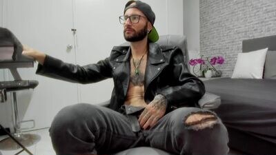 ren_stipe_ public webcam profile photo 4