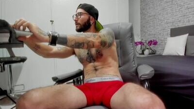 ren_stipe_ public webcam profile photo 6