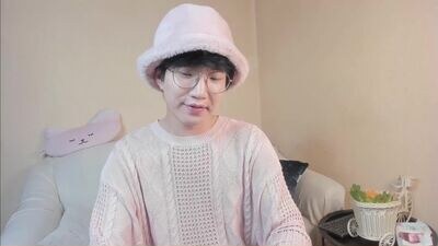 ren_yoonn public webcam profile photo 3
