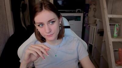 retromarie public webcam profile photo 4