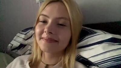 richellearmentrout public webcam profile photo 2