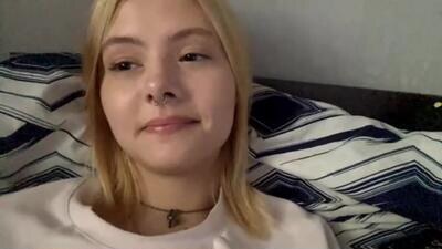 richellearmentrout public webcam profile photo 4