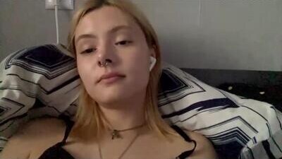 richellearmentrout public webcam profile photo 7
