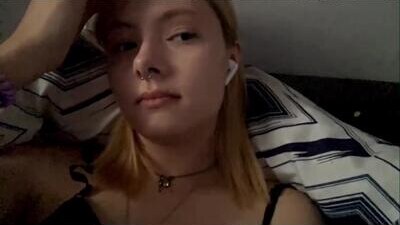 richellearmentrout public webcam profile photo 8