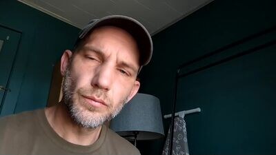 richheader public webcam profile photo 4