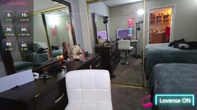 rileylogan public webcam profile photo 2