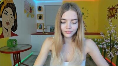 rina_mayers public webcam profile photo 2