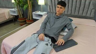 roan_birkin public webcam profile photo 5