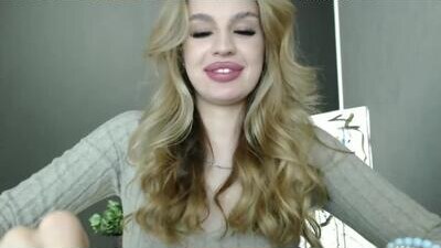 rosaline_ly public webcam profile photo 7