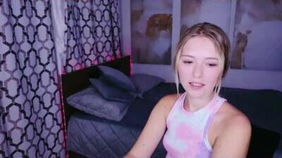 rosarising public webcam profile photo 7
