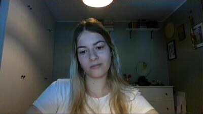 rosie_june public webcam profile photo 8