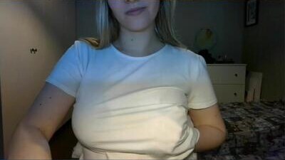 rosie_june public webcam profile photo 9
