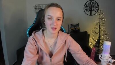 rousereed public webcam profile photo 2