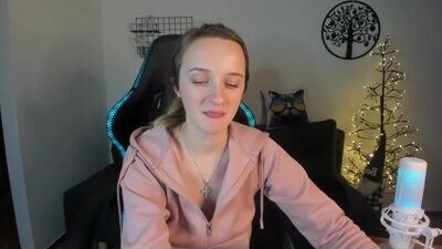 rousereed public webcam profile photo 3