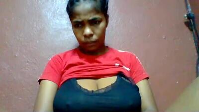 rovaelyah public webcam profile photo 4