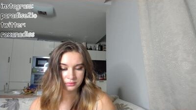 roxxana227 public webcam profile photo 7