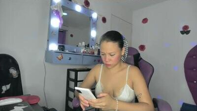 roxy_lu_07 public webcam profile photo 6