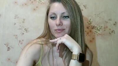 roxyfox18x01 public webcam profile photo 6