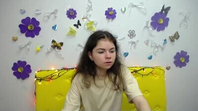 rrtinaredly public webcam profile photo 4