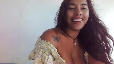 saavaghechick public webcam profile photo 6
