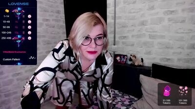 sabrinamacmarren public webcam profile photo 3