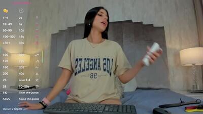 salma_lutz public webcam profile photo 3